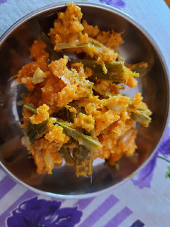 સરગવા નું શાક (Saragva Shak Recipe In Gujarati) રેસીપી મુખ્ય ફોટો