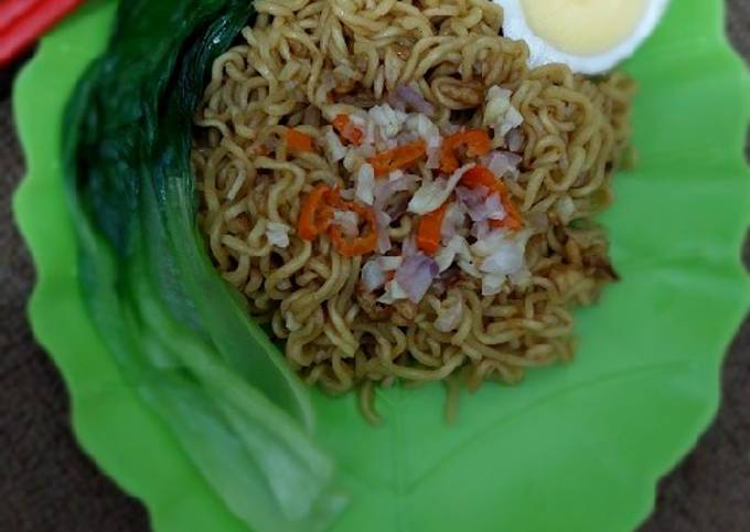 Bagaimana Membuat Indomie Goreng Sambal Matah Anti Gagal