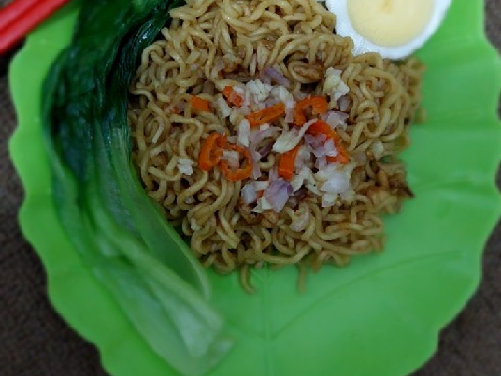 Bagaimana Membuat Indomie Goreng Sambal Matah Anti Gagal