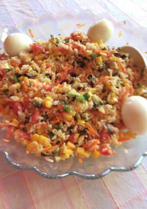 Una foto de Ensalada de arroz como plato único de verano
