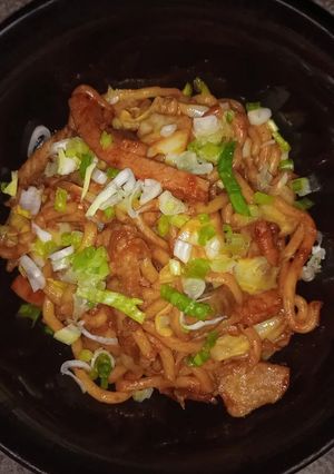 Hình của món Udon xào cay.