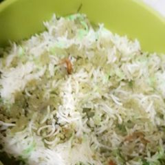A picture of Chicken Italian biryani.