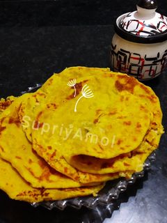 मावा वेढमी (Mava Vedhami recipe in marathi) रेसिपी चे मुख्य फोटो