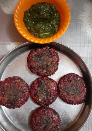 A picture of Beet Banana Tikki.