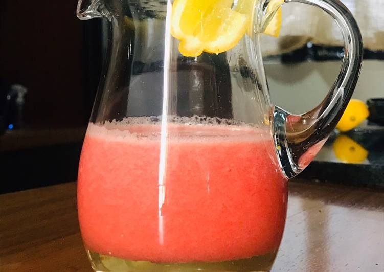 Jugo de jitomate para el calor