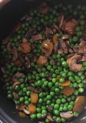 Pirított gomba zöldborsóval Lilla konyhájából recept fotója
