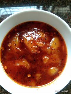 चटपटीत कैरीचा मेथांबा (kairicha methamba recipe in marathi) रेसिपी चे मुख्य फोटो