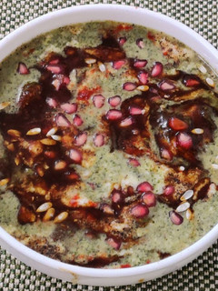 उड़द मूंग दाल दही भल्ले (Urad moong dal dahi bhalle recipe in Hindi) रेसिपी मुख्य फोटो