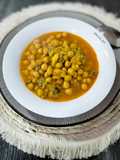 Potaje de garbanzos con bacalao y berberechos