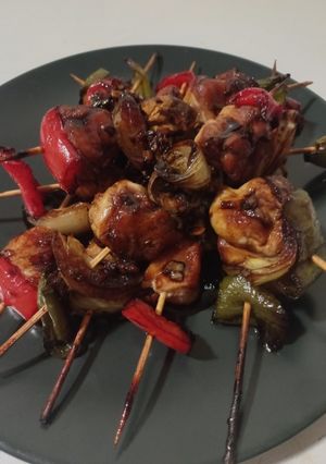 Una foto de Brochetas de pollo estilo asiático