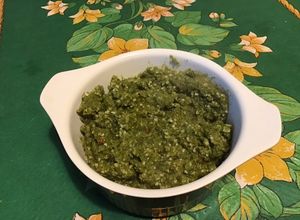 Une photo de Tartinade de cresson à l'ail, oignon et épices (recette anti gaspi)