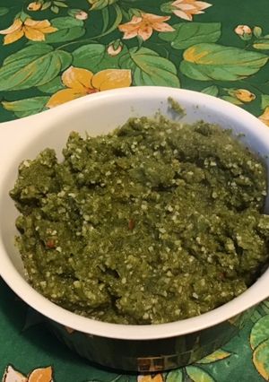Une photo de Tartinade de cresson à l'ail, oignon et épices (recette anti gaspi)