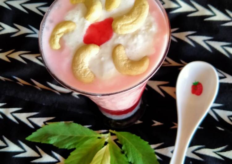 Strawberry lassi