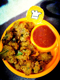 A picture of Bread Pakoray 😋😋😋.