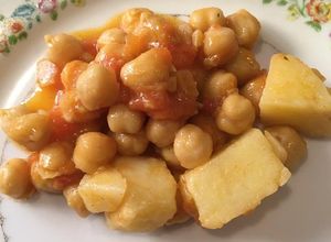 Una foto de Garbanzos con papas