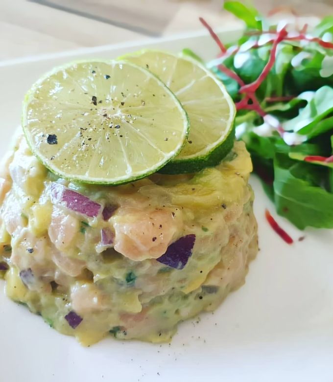 Une photo de ※ Tartare de saumon avocat mangue ※