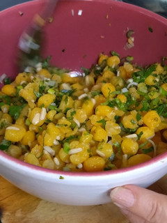 Una foto de Ensalada de mote maíz 🥗