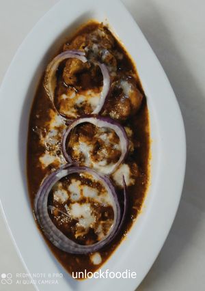 A picture of Mughlai Chicken.