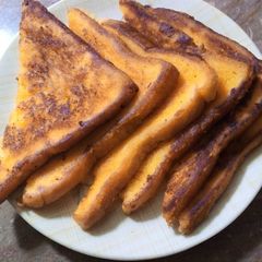 A picture of French Toast.