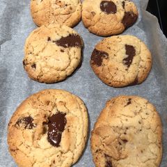 A picture of Gooey chocolate chip & peanut butter cookies 🍪.