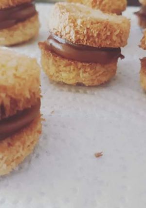 Una foto de Alfajores de coco