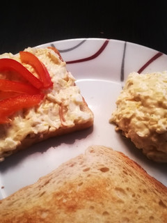 Füstölt sajtos tojáskrém recept fotója