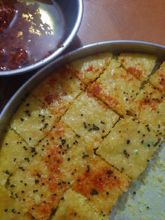 ઇન્સ્ટન્ટ ખાટા ઢોકળા (Instant Khata Dhokla Recipe In Gujarati) રેસીપી મુખ્ય ફોટો