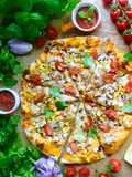 Pizza jaglana z sosem z passaty pomidorowej