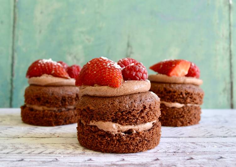 Step-by-Step Guide to Prepare Homemade Mini Double Chocolate Berry Cakes