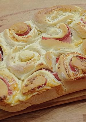 Fokhagymás tejfölös, sajtos csiga recept fotója