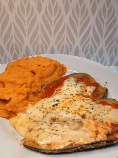 Una foto de Milanesas de berenjena 🍆