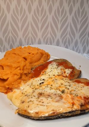Una foto de Milanesas de berenjena 🍆