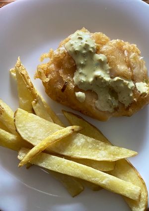 Una foto de Fish&chips con tártara fake