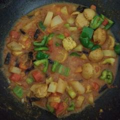 A picture of Mixed vegetable curry.