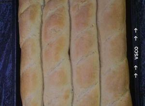 Una foto de Pan baguette casero y muy fácil!!