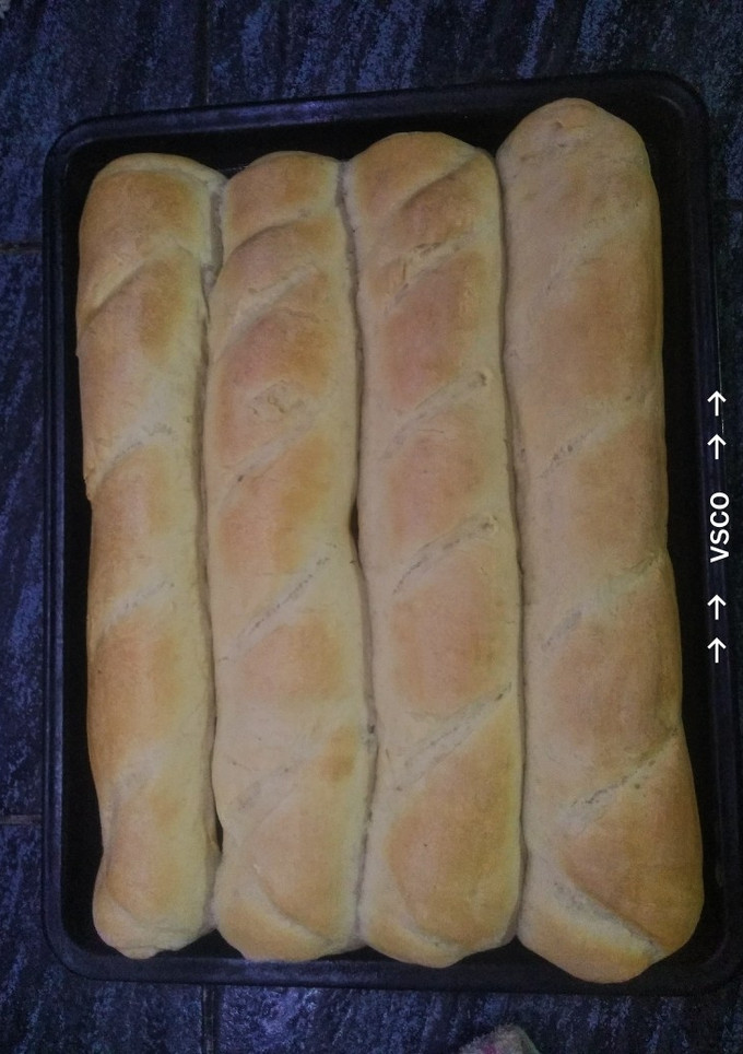 Una foto de Pan baguette casero y muy fácil!!