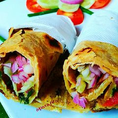 A picture of Chinese Egg noodles kathi roll.