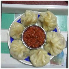A picture of Momos.