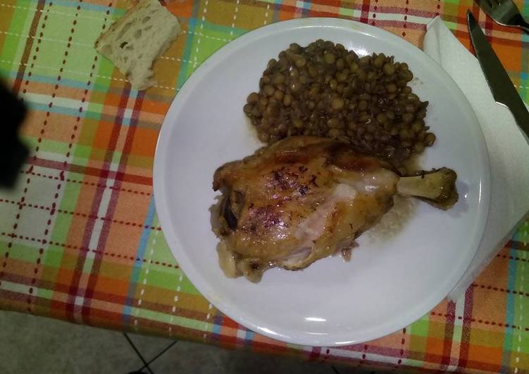 Stinco di maiale alla birra con lenticchie