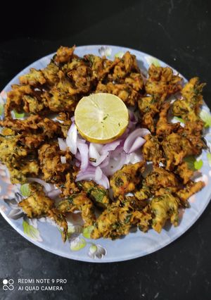 કુભણીયા ભજીયા (Kumbhaniya Bhajiya Recipe In Gujarati) રેસીપી મુખ્ય ફોટો