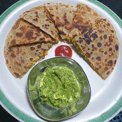 A picture of Sweet corn cheese paratha.
