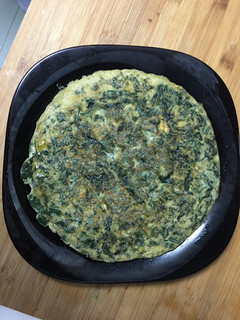 Una foto de Tortilla de espinacas y acelgas del huerto