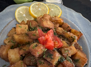 صورة لوصفة بطاطس حرة بالثوم والكزبرة