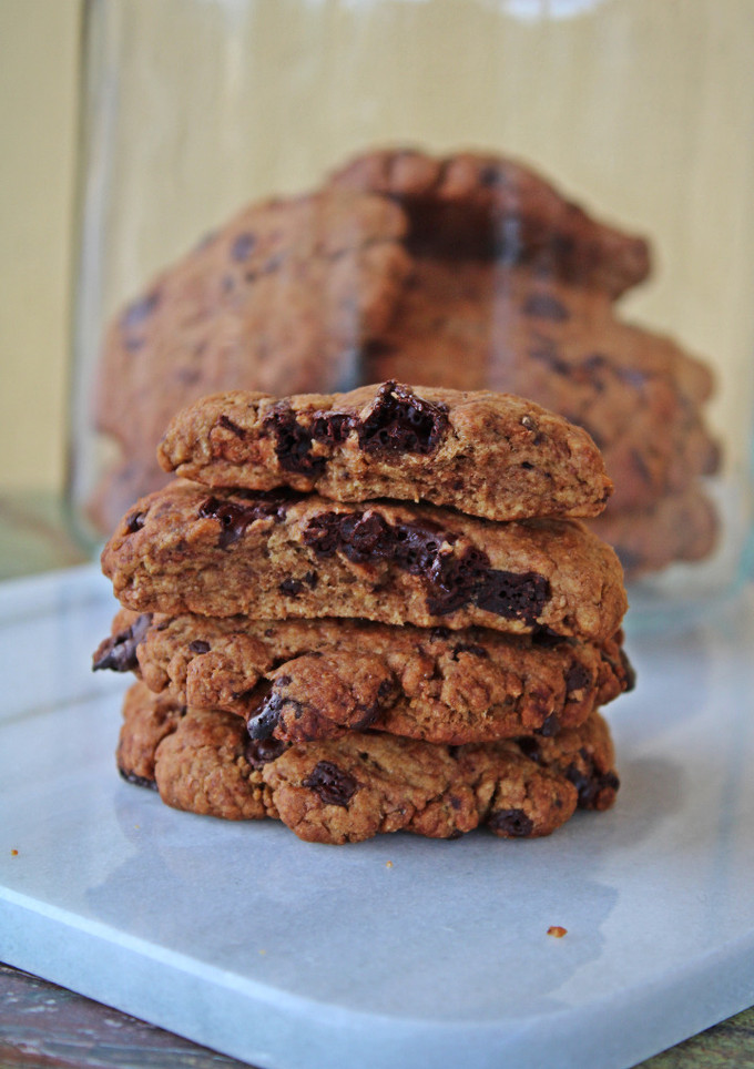 Una foto de Cookies veganas de café y chocolate