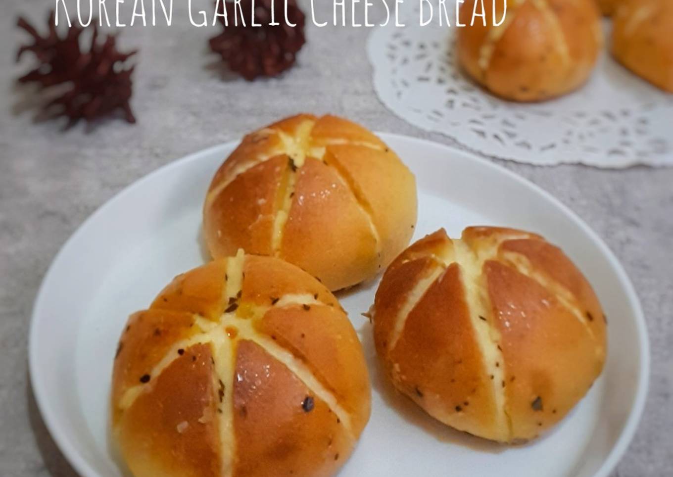 Korean Garlic Cheese Bread