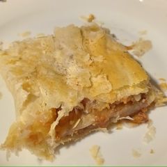 A picture of Jablková štrudla/Apple strudel.