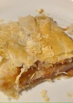 A picture of Jablková štrudla/Apple strudel.