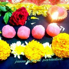 A picture of Paneer milkmaid ladoo.