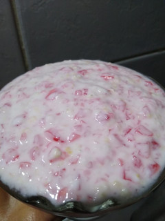 Una foto de Yogurt con avena y gelatina