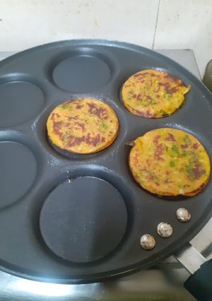 દૂધી મેથી ની ભાજી ના પેનકેક્સ (Dudhi Methi Bhaji Pancakes Recipe In Gujarati) રેસીપી મુખ્ય ફોટો